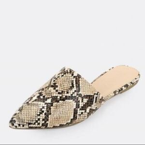 10/$25🦋 Wild Diva Snakeskin Celica Slip On Pointed Toe Slides - Size 7.5